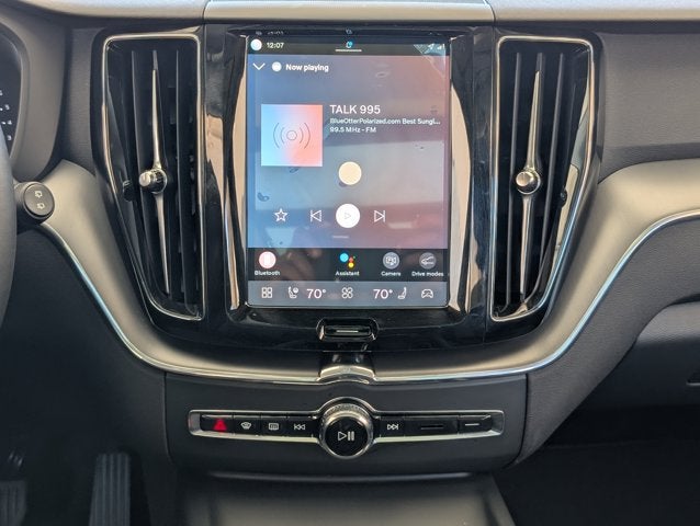 2024 Volvo XC60 Core Dark Theme