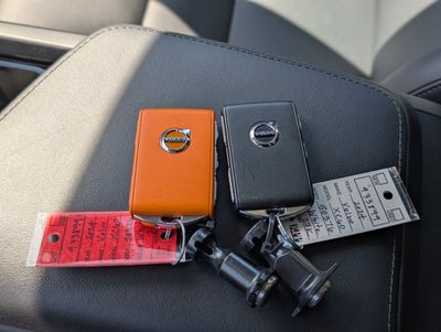 2024 Volvo XC60 Core Dark Theme