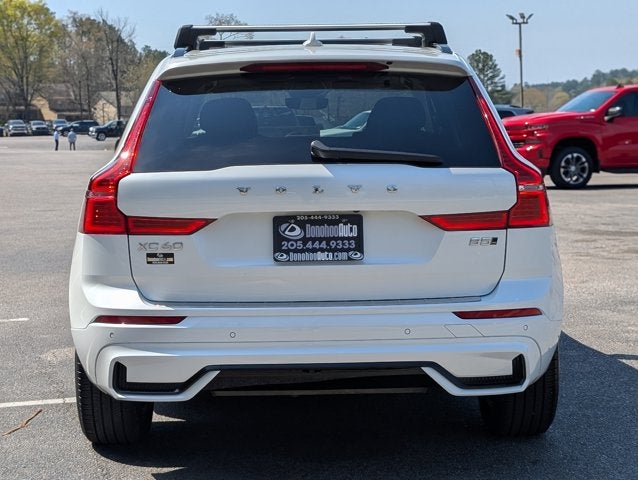 2024 Volvo XC60 Core Dark Theme