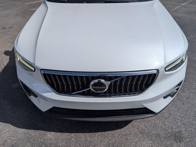 2024 Volvo XC40 Plus Bright Theme