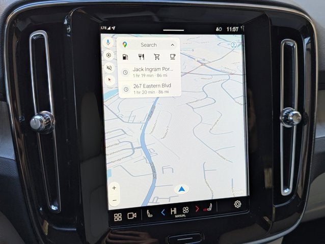 2024 Volvo XC40 Plus Bright Theme