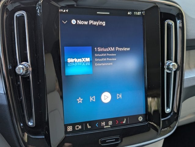 2024 Volvo XC40 Plus Bright Theme