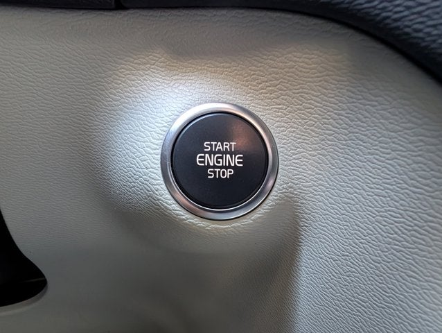 2024 Volvo XC40 Plus Bright Theme