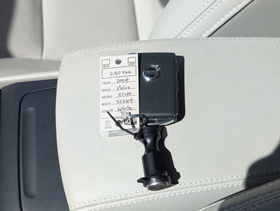 2024 Volvo XC40 Plus Bright Theme