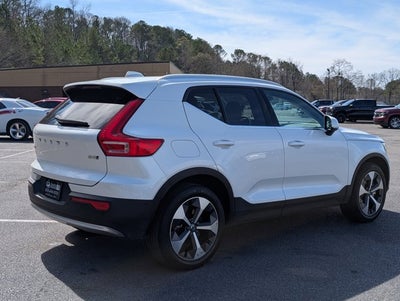 2024 Volvo XC40 Plus Bright Theme