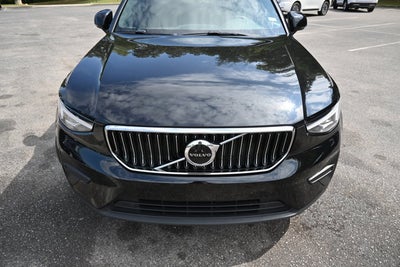 2025 Volvo XC40 Core Bright Theme