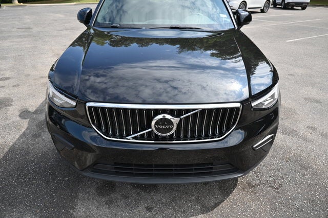 2025 Volvo XC40 Core Bright Theme