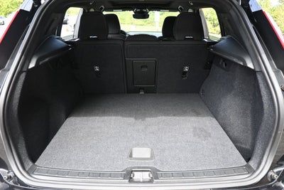 2025 Volvo XC40 Core Bright Theme