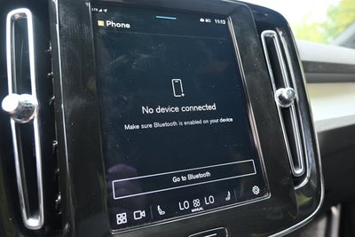 2025 Volvo XC40 Core Bright Theme