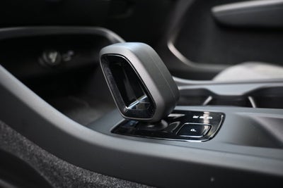 2025 Volvo XC40 Core Bright Theme