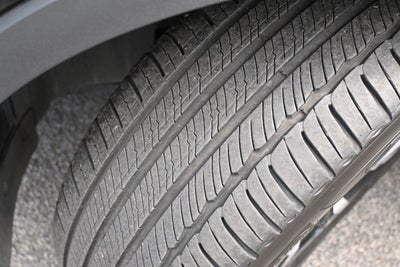 2025 Volvo XC40 Core Bright Theme