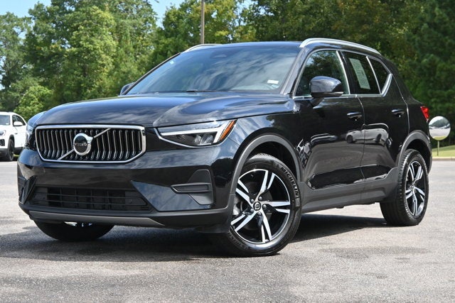 2025 Volvo XC40 Core Bright Theme