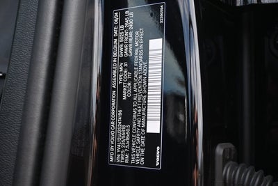 2025 Volvo XC40 Core Bright Theme