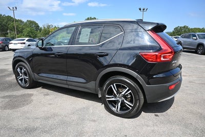 2025 Volvo XC40 Core Bright Theme