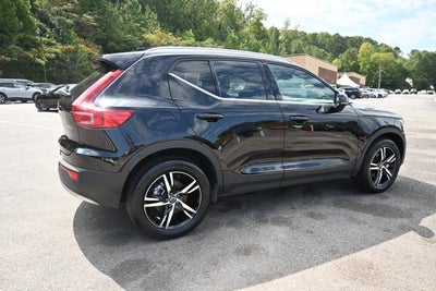 2025 Volvo XC40 Core Bright Theme