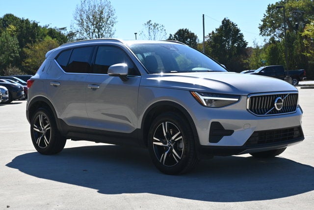 2025 Volvo XC40 Core Bright Theme