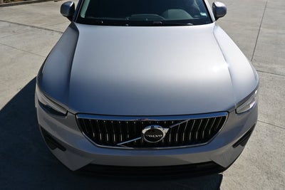 2025 Volvo XC40 Core Bright Theme