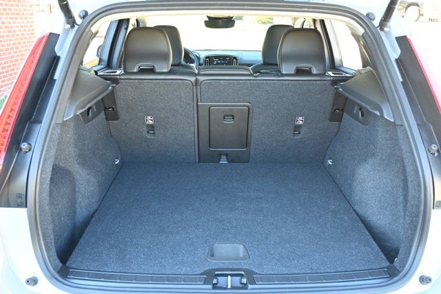 2025 Volvo XC40 Core Bright Theme