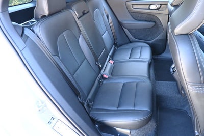 2025 Volvo XC40 Core Bright Theme