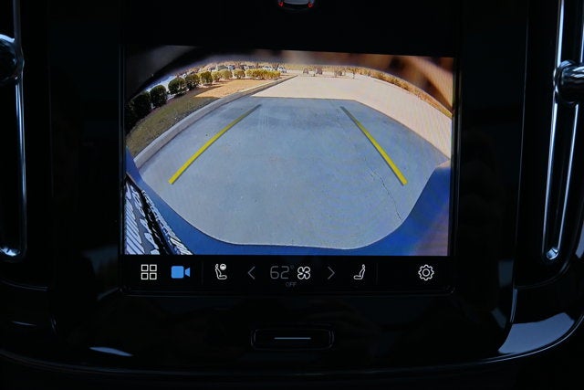 2025 Volvo XC40 Core Bright Theme