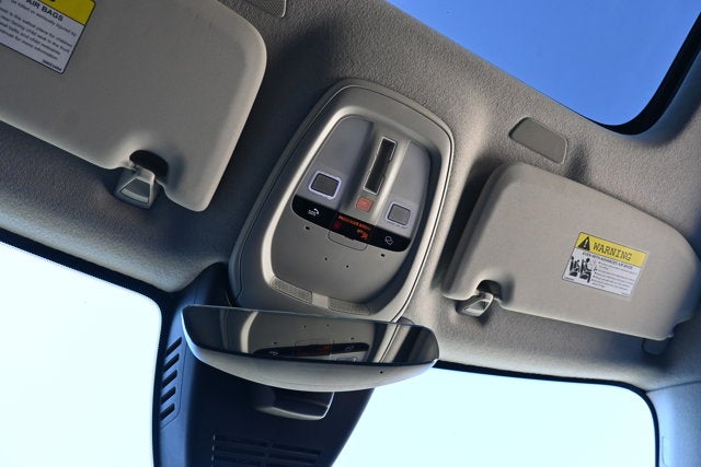 2025 Volvo XC40 Core Bright Theme