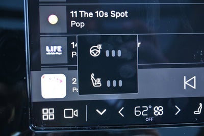 2025 Volvo XC40 Core Bright Theme