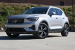 2025 Volvo XC40 Core Bright Theme