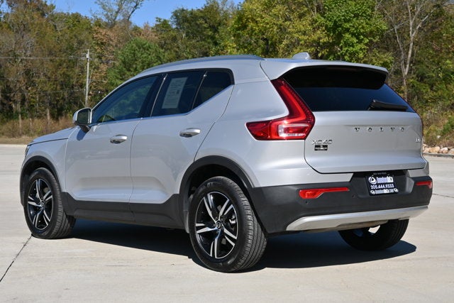 2025 Volvo XC40 Core Bright Theme