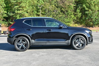 2025 Volvo XC40 Core Bright Theme