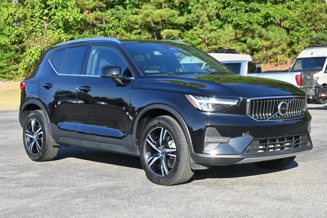 2025 Volvo XC40 Core Bright Theme