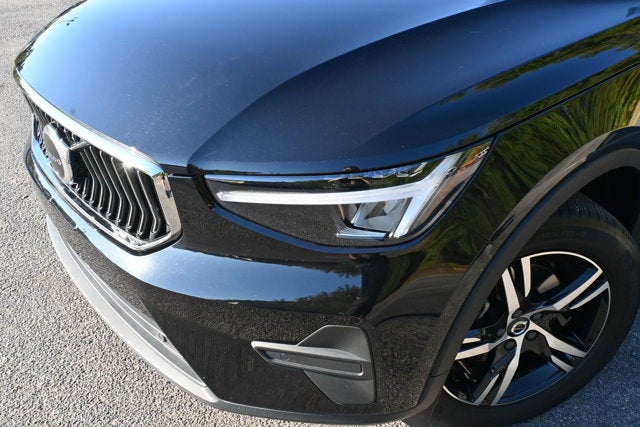 2025 Volvo XC40 Core Bright Theme