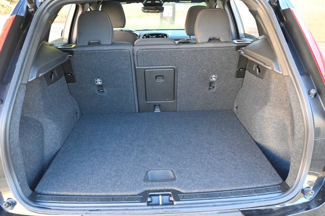 2025 Volvo XC40 Core Bright Theme