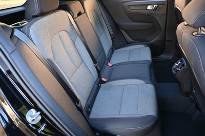 2025 Volvo XC40 Core Bright Theme