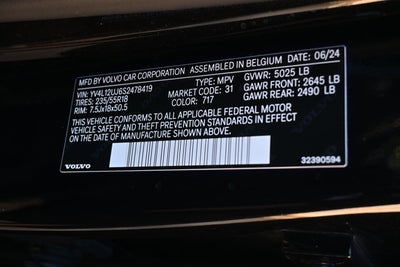 2025 Volvo XC40 Core Bright Theme