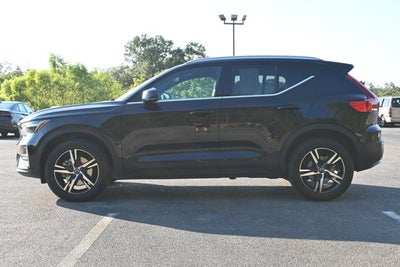 2025 Volvo XC40 Core Bright Theme