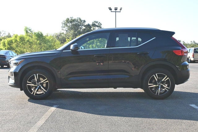 2025 Volvo XC40 Core Bright Theme