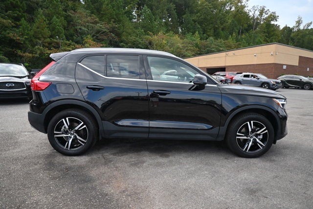 2025 Volvo XC40 Core Bright Theme