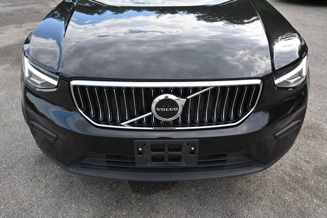 2025 Volvo XC40 Core Bright Theme