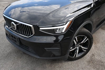 2025 Volvo XC40 Core Bright Theme