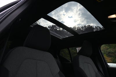 2025 Volvo XC40 Core Bright Theme