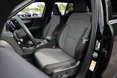 2025 Volvo XC40 Core Bright Theme