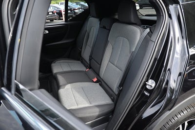 2025 Volvo XC40 Core Bright Theme