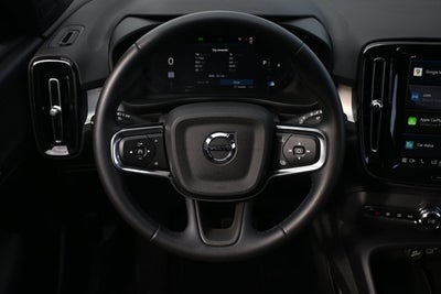 2025 Volvo XC40 Core Bright Theme