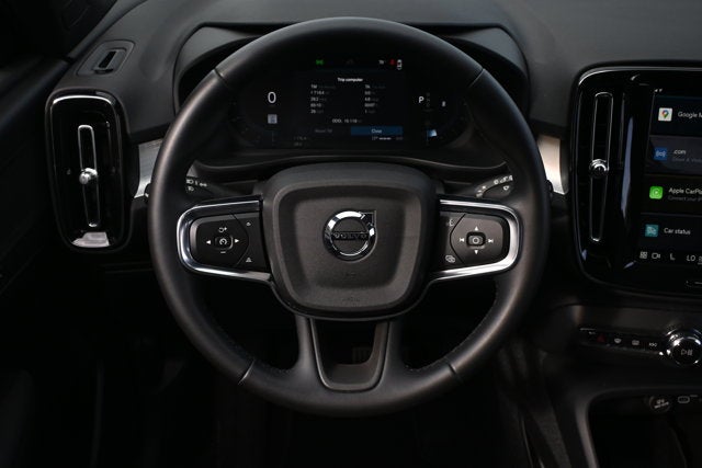 2025 Volvo XC40 Core Bright Theme