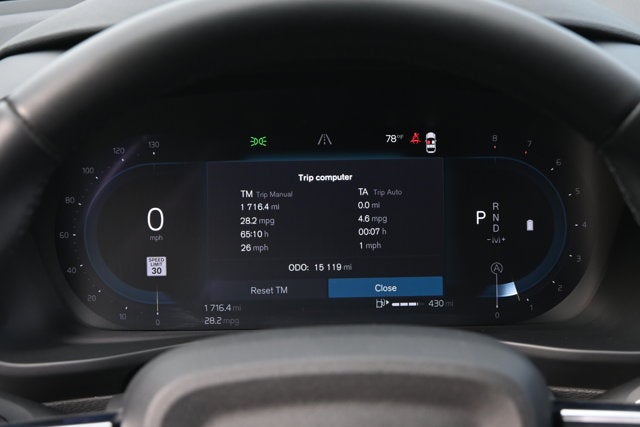 2025 Volvo XC40 Core Bright Theme