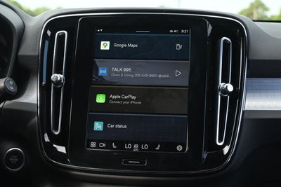 2025 Volvo XC40 Core Bright Theme