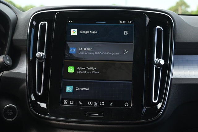 2025 Volvo XC40 Core Bright Theme