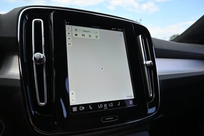 2025 Volvo XC40 Core Bright Theme