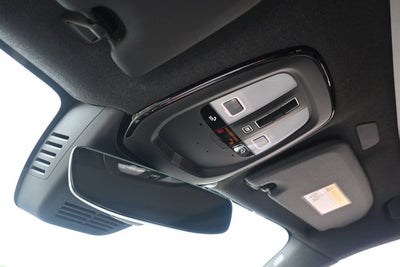 2025 Volvo XC40 Core Bright Theme