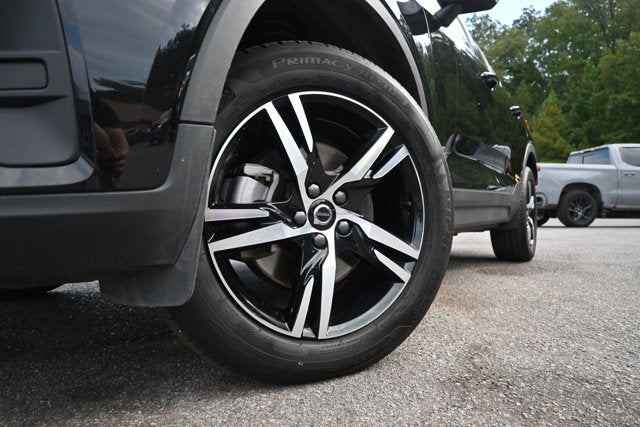 2025 Volvo XC40 Core Bright Theme